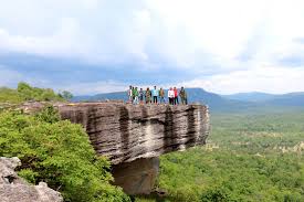 ຜາແຕ້ມ ພູລະຫິດ ດິນແດນທີ່ແສນງາມ